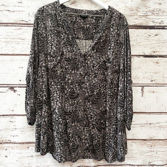 TORRID Leopard Cheetah Animal Print Blouse Sz 5 - Picture 2 of 5